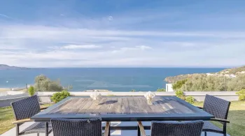 Single-floor sea and sunset view family home in Yalikavak